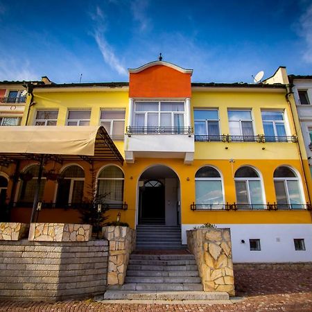 Old City Square Apartment Lovech Luaran gambar